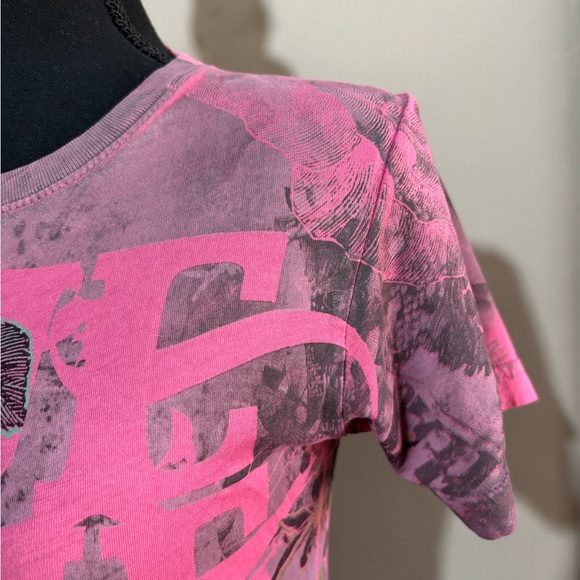 Women’s size M graphic tee shirt. - Picture 8 of 13